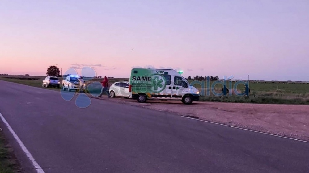 Un auto se despistó y volcó a 8 kilómetros de Pasman: su conductora fue derivada de urgencia a Bahía Blanca
