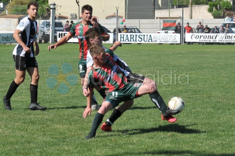 Deportivo Sarmiento gano el clásico en el Parque Alberdi y se trepó a la punta de la zona ”A”
