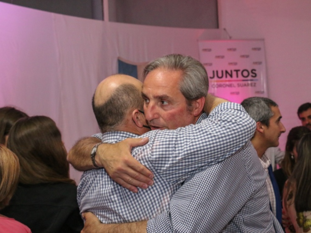 Juntos Coronel Suárez cerró su campaña a pura alegría con candidatos, militancia y vecinos

