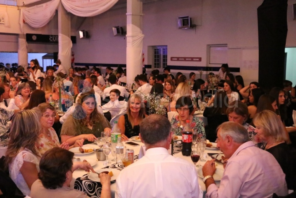 La fiesta albinegra fue completa: celebraron sus 113 años con una multitudinaria cena y baile
