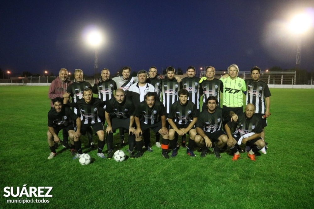 Fútbol del Recuerdo: Comenzó el apasionante torneo de veteranos
