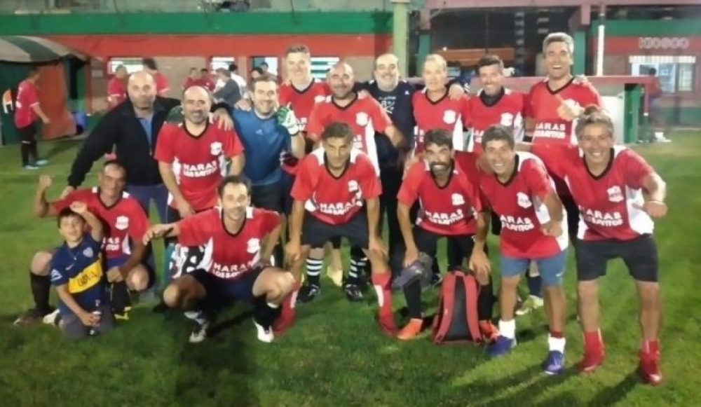 El torneo de veteranos “Fútbol del Recuerdo” tiene a sus semifinalistas
