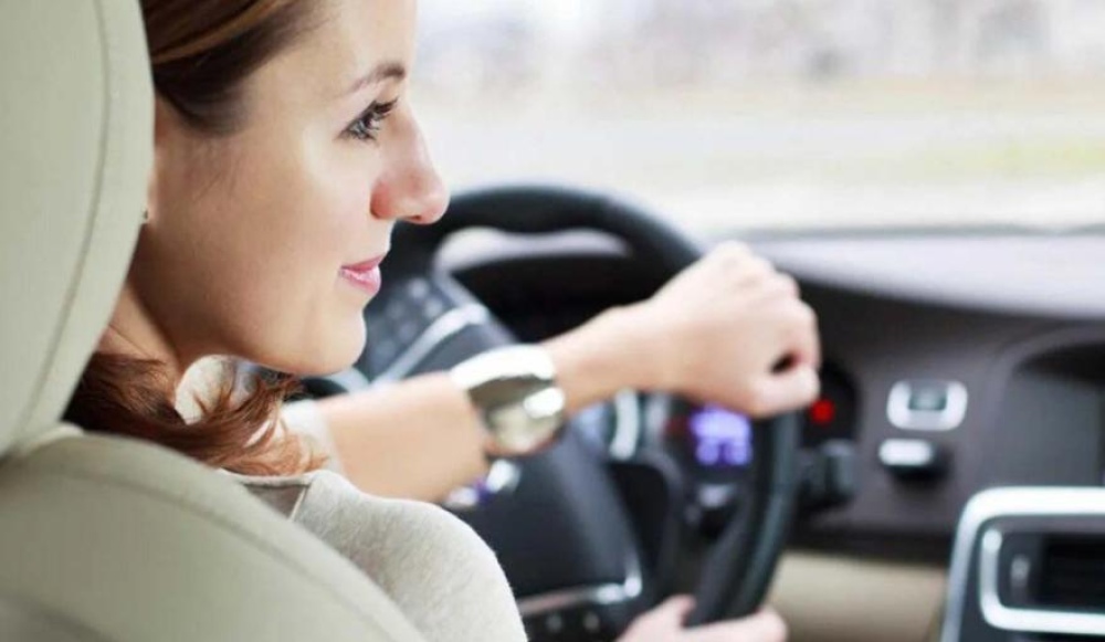 Las mujeres al volante son más prudentes que los varones
