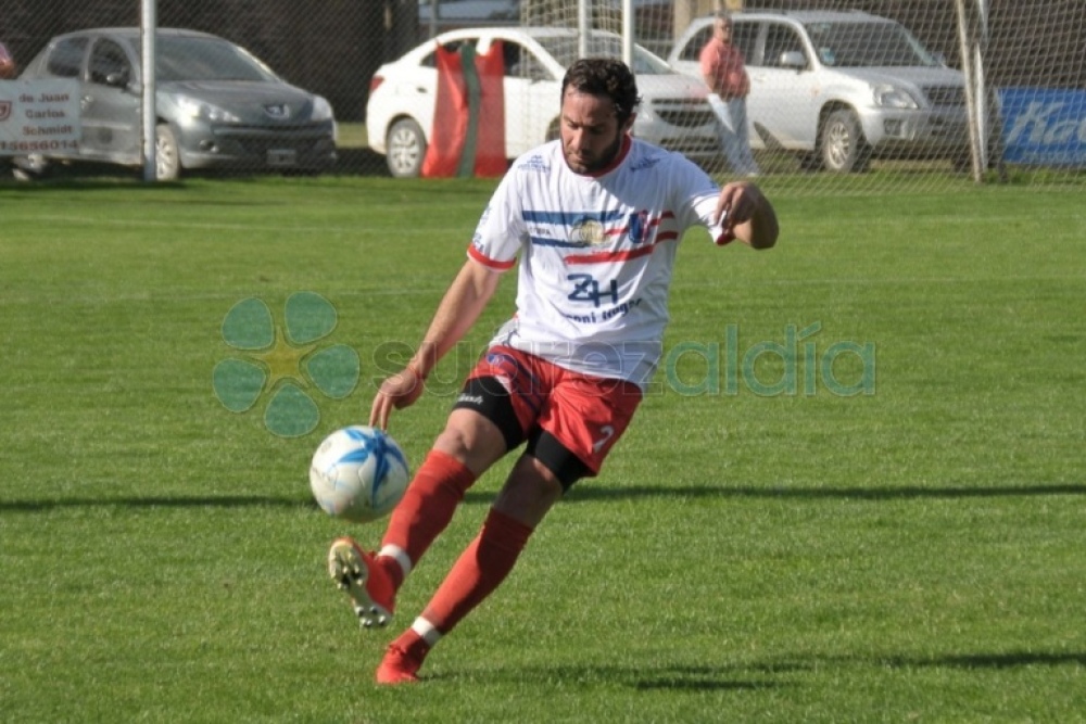 Primera victoria de Deportivo Sarmiento

