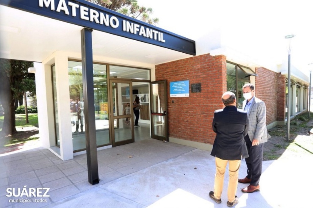 Recorrida del Presidente y CEO de Smurfit Kappa Argentina y Chile y el Intendente Moccero por el edificio remodelado del Materno Infantil del Hospital Municipal
