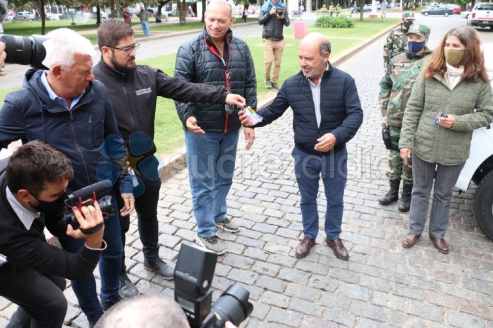El Ministro de Seguridad Sergio Berni entregó 4 móviles al CPR Coronel Suárez
