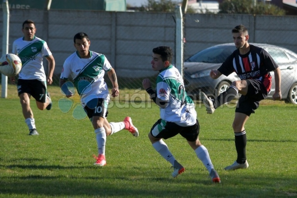 Nueve goles en Villa Belgrano: Tiro Federal perdió cinco a cuatro frente a Empleados de Comercio
