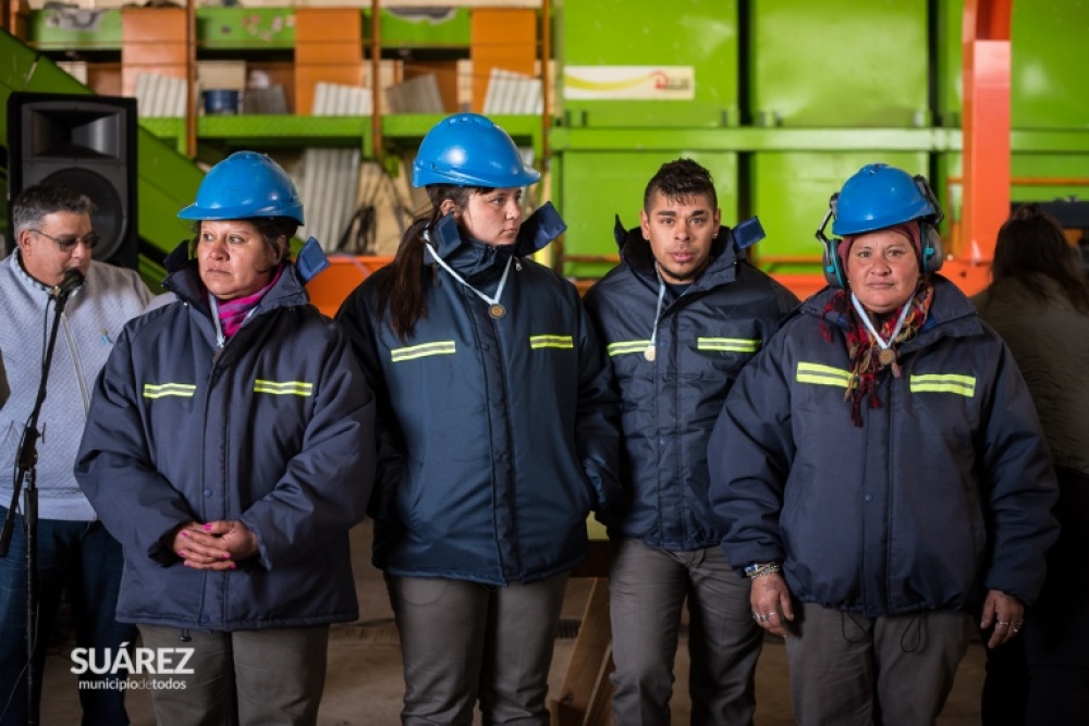 En conmemoración al Día Mundial del Reciclado: El Intendente Ricardo Moccero entregó maquinarias para el trabajo en la Planta de Reciclado
