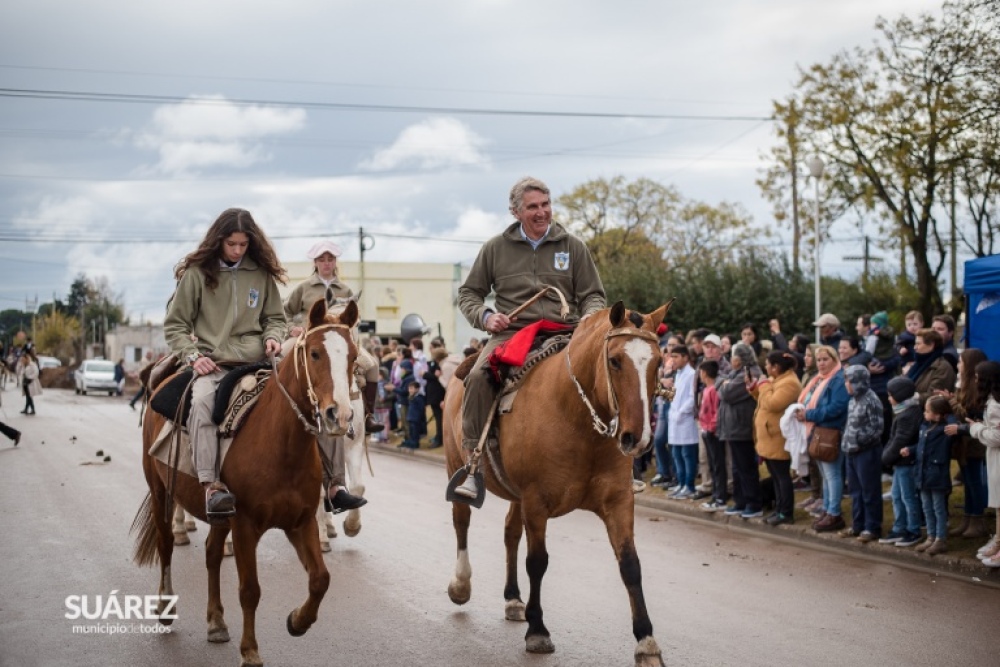 Villa Belgrano: Un desfile con fervor patriótico

