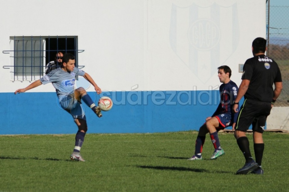 El Progreso arrancó con el pie derecho: goleó a Peñarol Pigüé por cuatro a uno
