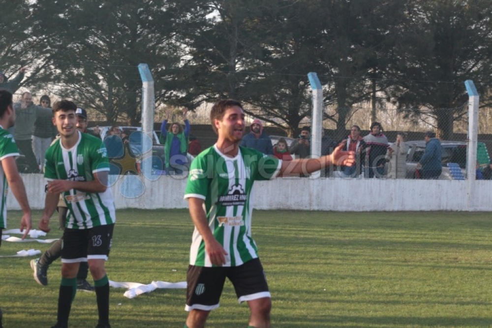 Racing y Atlético Huanguelén son los finalistas del Torneo Apertura
