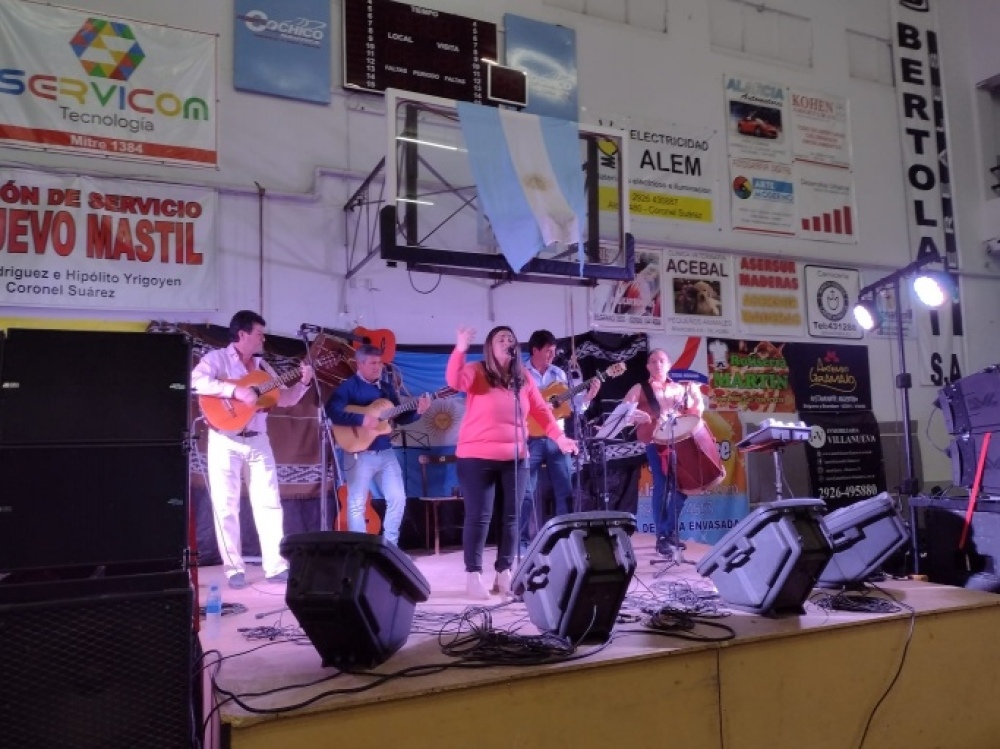 Con gran éxito, los Hermanos Gómez celebraron el 6 de Agosto con su tradicional festival folklórico
