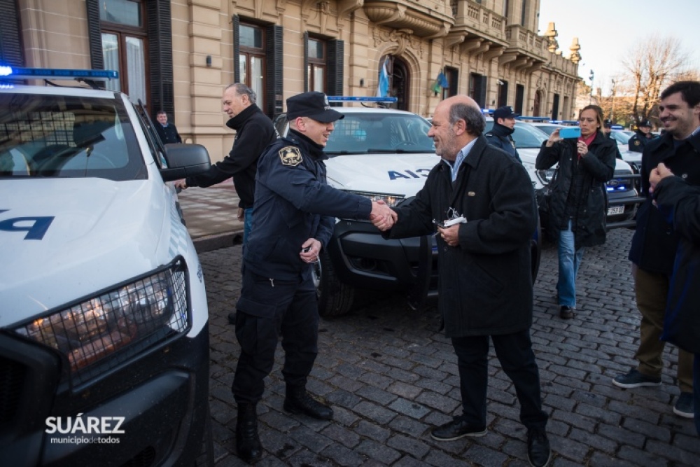 El ministro de Seguridad Sergio Berni entregó 10 móviles 0KM a la Policía Comunal
