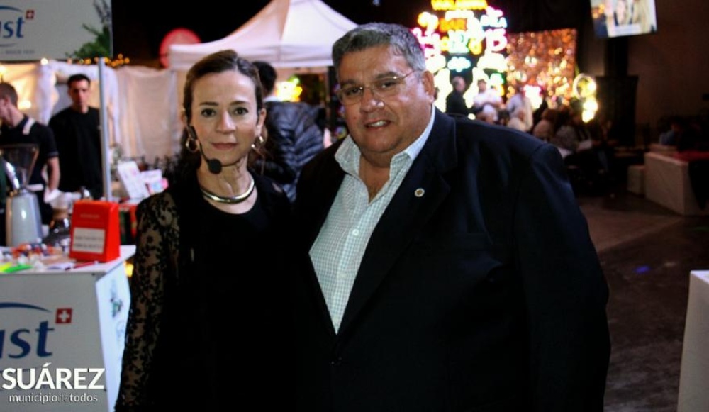 Claudia Ruffinatti ceremonialista y tecladista del legendario grupo de rock “Viudas e Hijas” visitó la 1° Expo Eventos de Coronel Suárez
