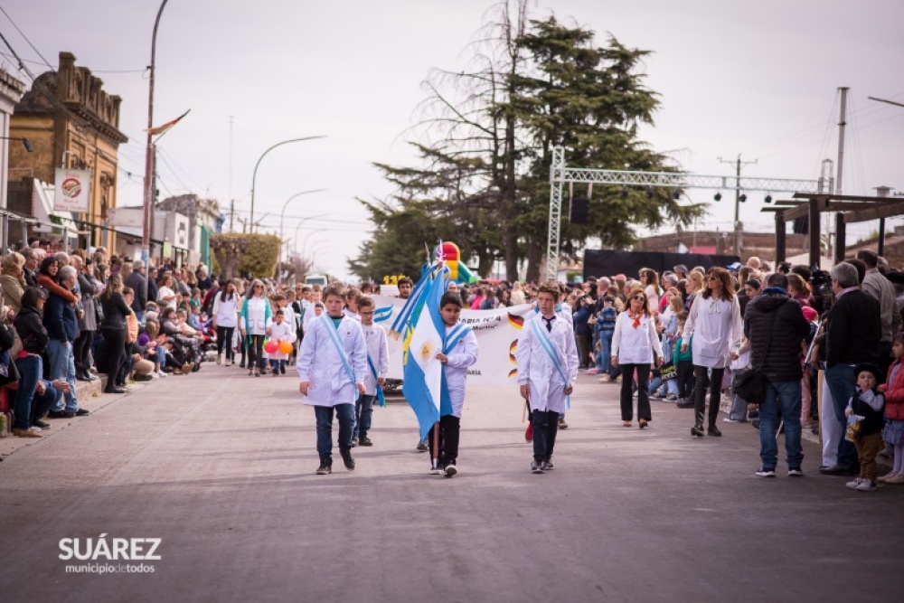 Tradicional desfile de Kerb en Santa María
