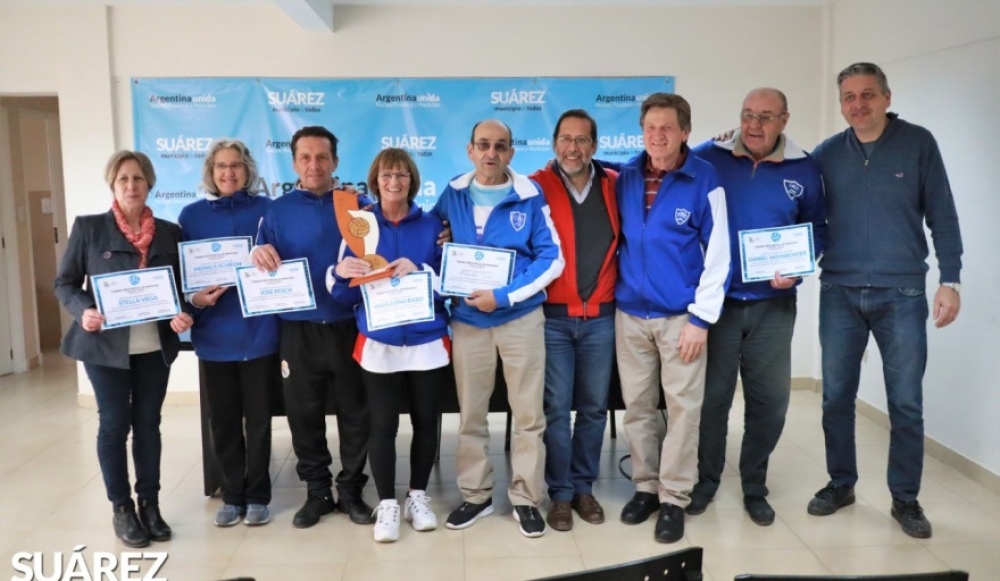 El equipo “campeón provincial” de NewCom recibió la distinción del Municipio
