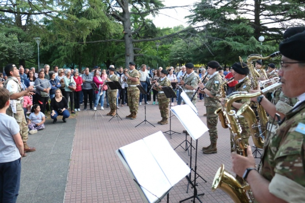La Banda Municipal “Bartolomé Meier” y su concierto callejero
