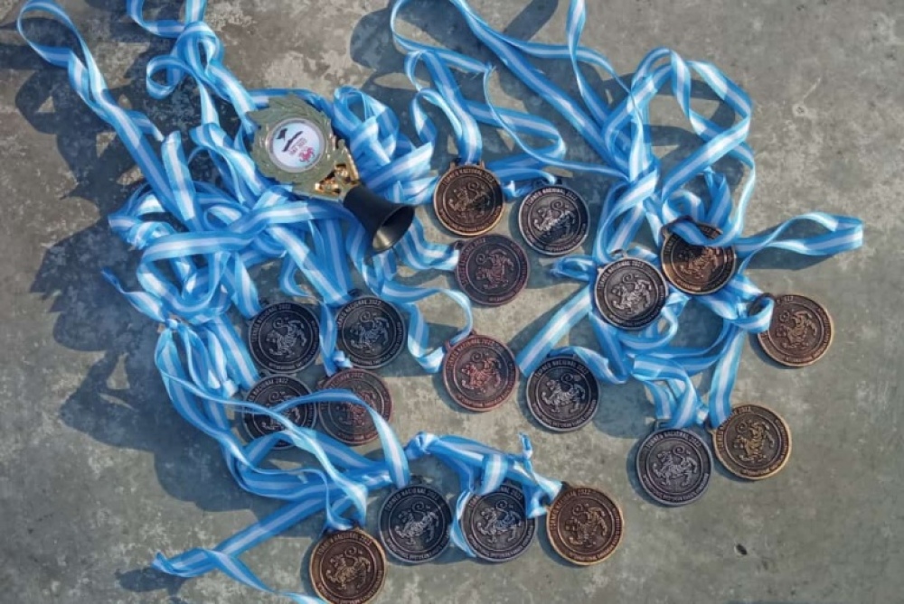 Buena cosecha de medallas de la delegación de karate de Deportivo Sarmiento en la primera jornada del torneo nacional de Buenos Aires
