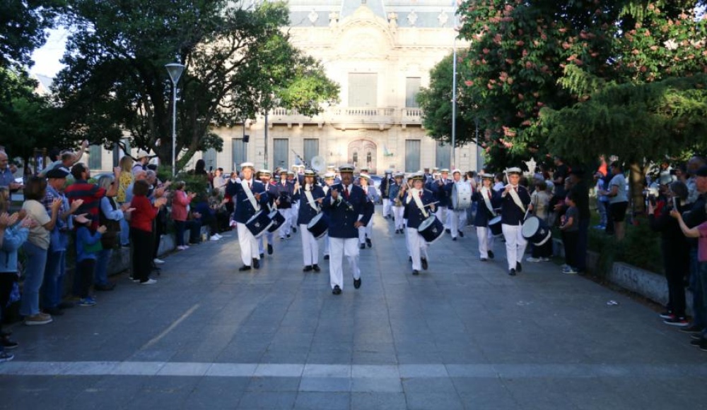 La Banda Municipal “Bartolomé Meier” y su concierto callejero
