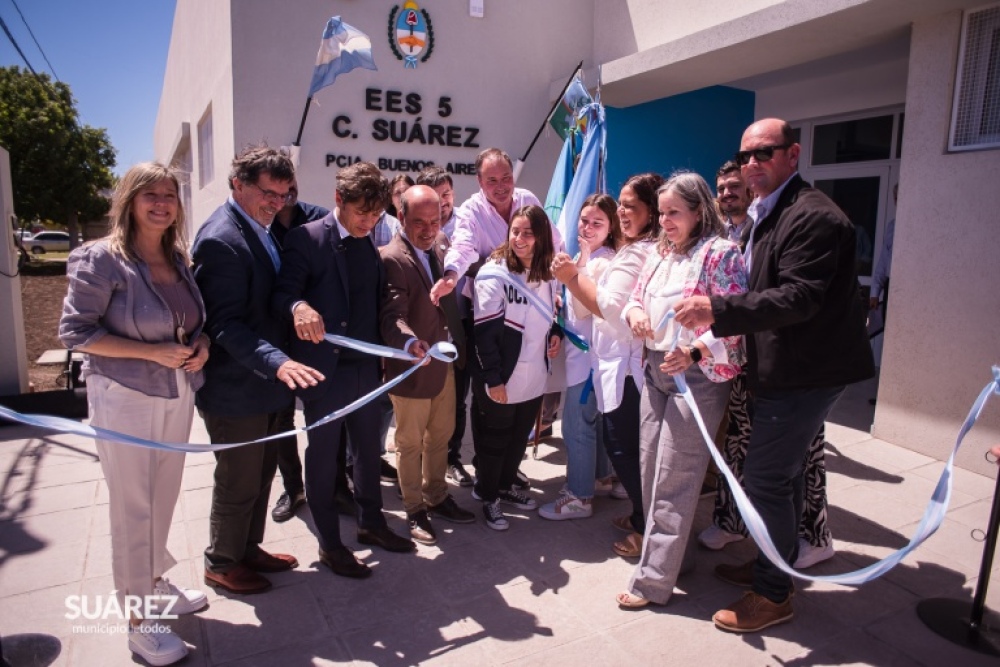 El Gobernador Kicillof inauguró el nuevo edificio de la Secundaria 5 de Santa Trinidad
