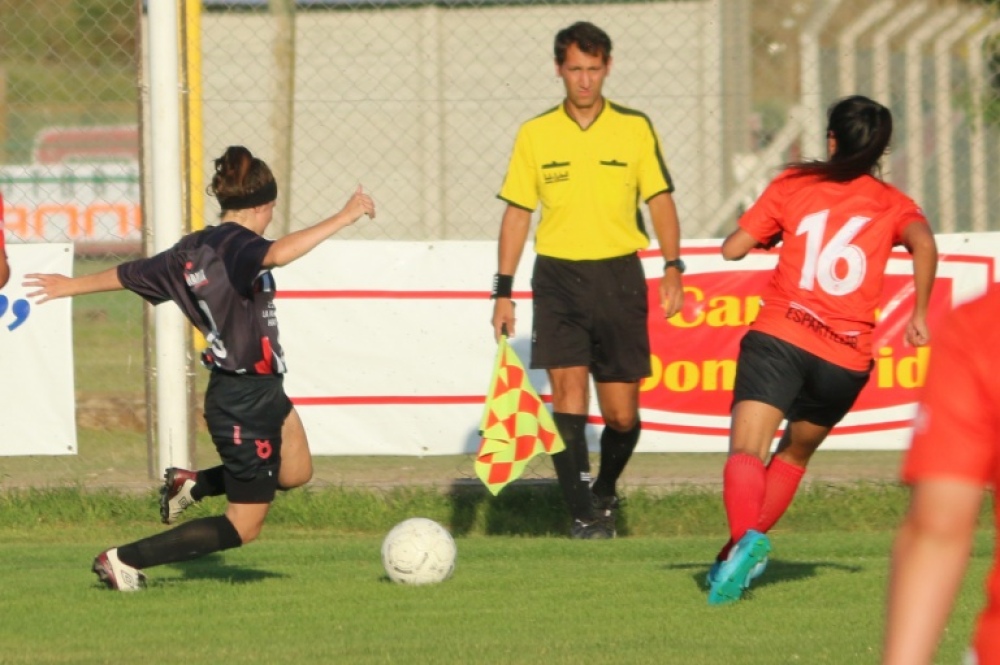 Tiro Federal de Villa Belgrano disputará la final del torneo regional de fútbol femenino
