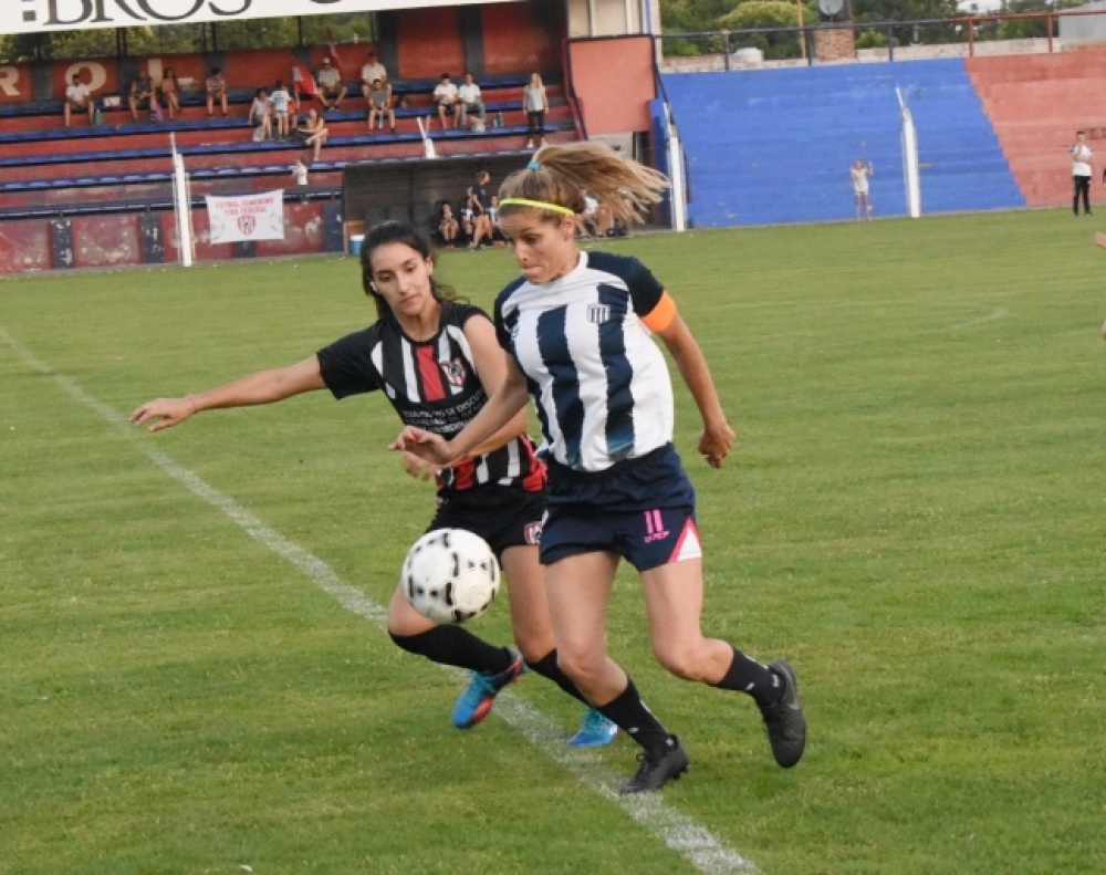 Sarmiento se consagró campeón del torneo de fútbol femenino regional
