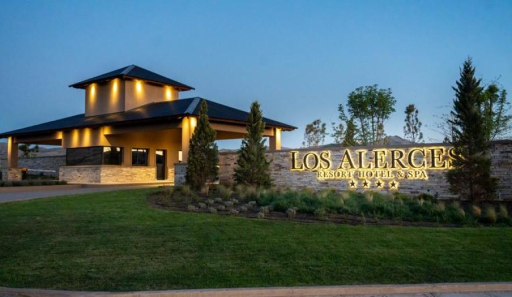 “Los Alerces” inaugura el primer resort & spa de la comarca en San Andrés de la Sierra
