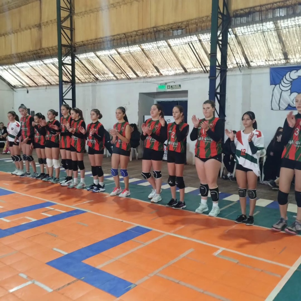 El Centro Deportivo Sarmiento brilla en la primera etapa de la Liga Provincial de Voleibol Sub 14 en Azul