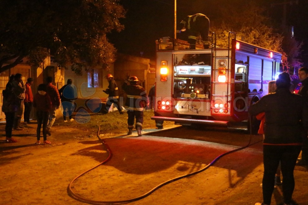 Un principio de incendio afectó una vivienda en el barrio René Favaloro