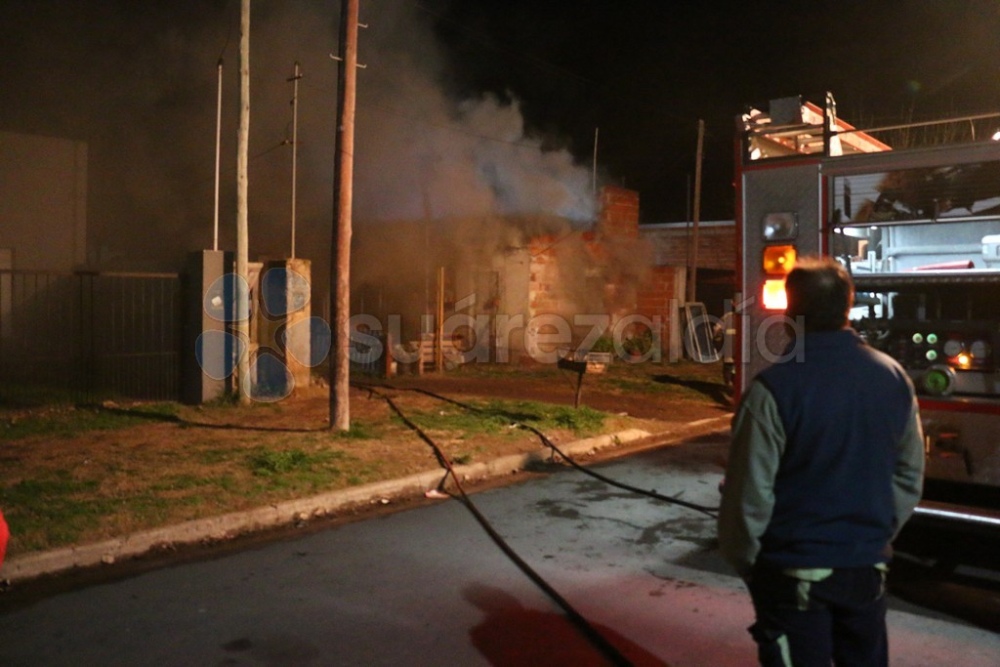 Un incendio destruyó una vivienda en República del Chile 365