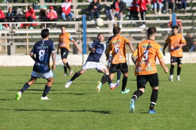 El Progreso se recuperó de la derrota del domingo anterior y goleó seis a uno a Deportivo Rivera